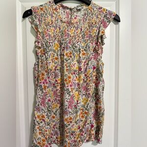 Women’s flutter sleeve blouse